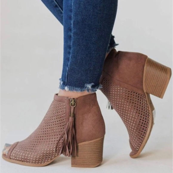 Perforated Tassel Booties - Picture 5 of 11